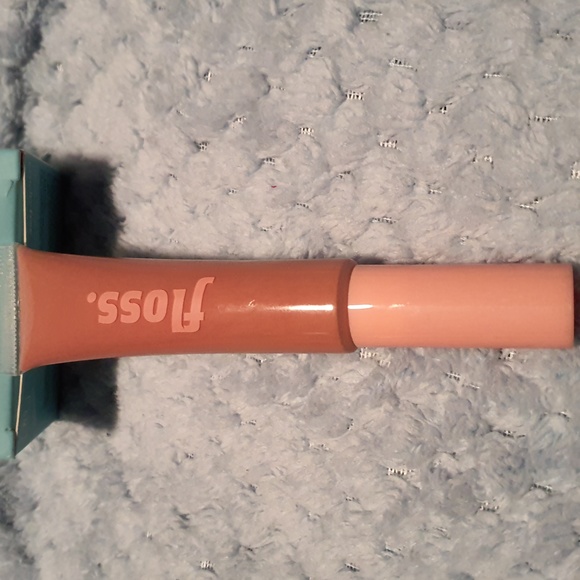 Floss My New Favourite Lip Gloss - LHR - Picture 1 of 2